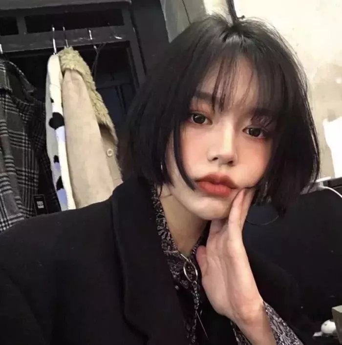 坐推土机的少女 海报